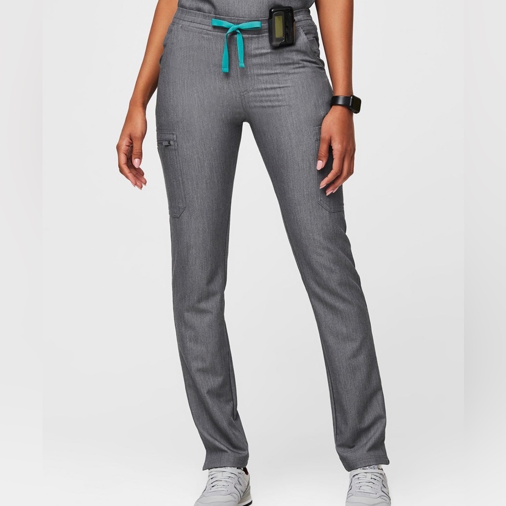 Figs Yola Skinny Scrub Pants.